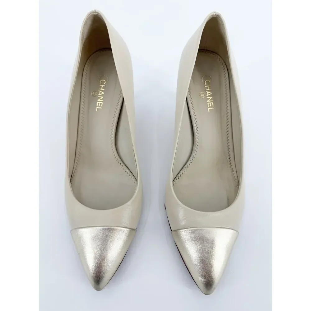 Chanel White Lambskin Leather Gold Cap Pointed Toe Kitten Heels Pumps 41 CC